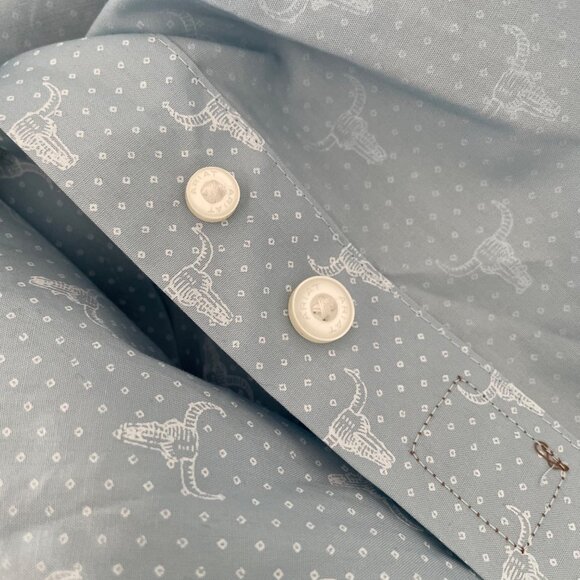 Ariat Mens Long Sleeve Button Up Print Shirt M Light Blue Cattle Skull Western - Picture 10 of 10